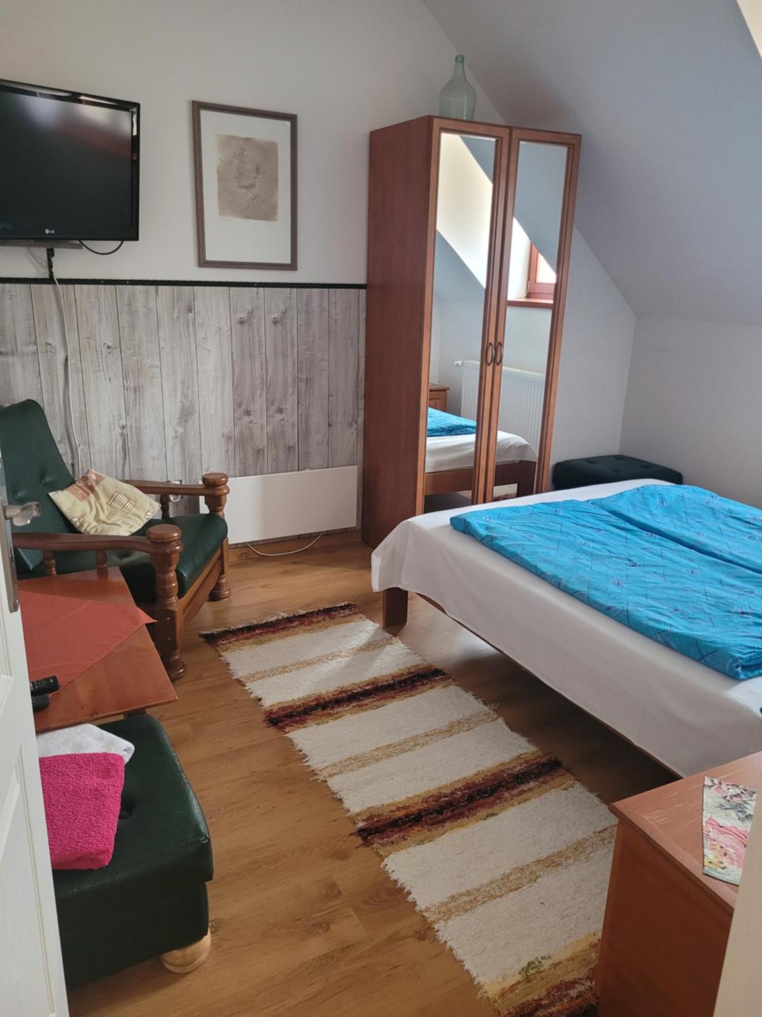 Totvar Lovas Szallashely Kovagotottos Bagian luar foto